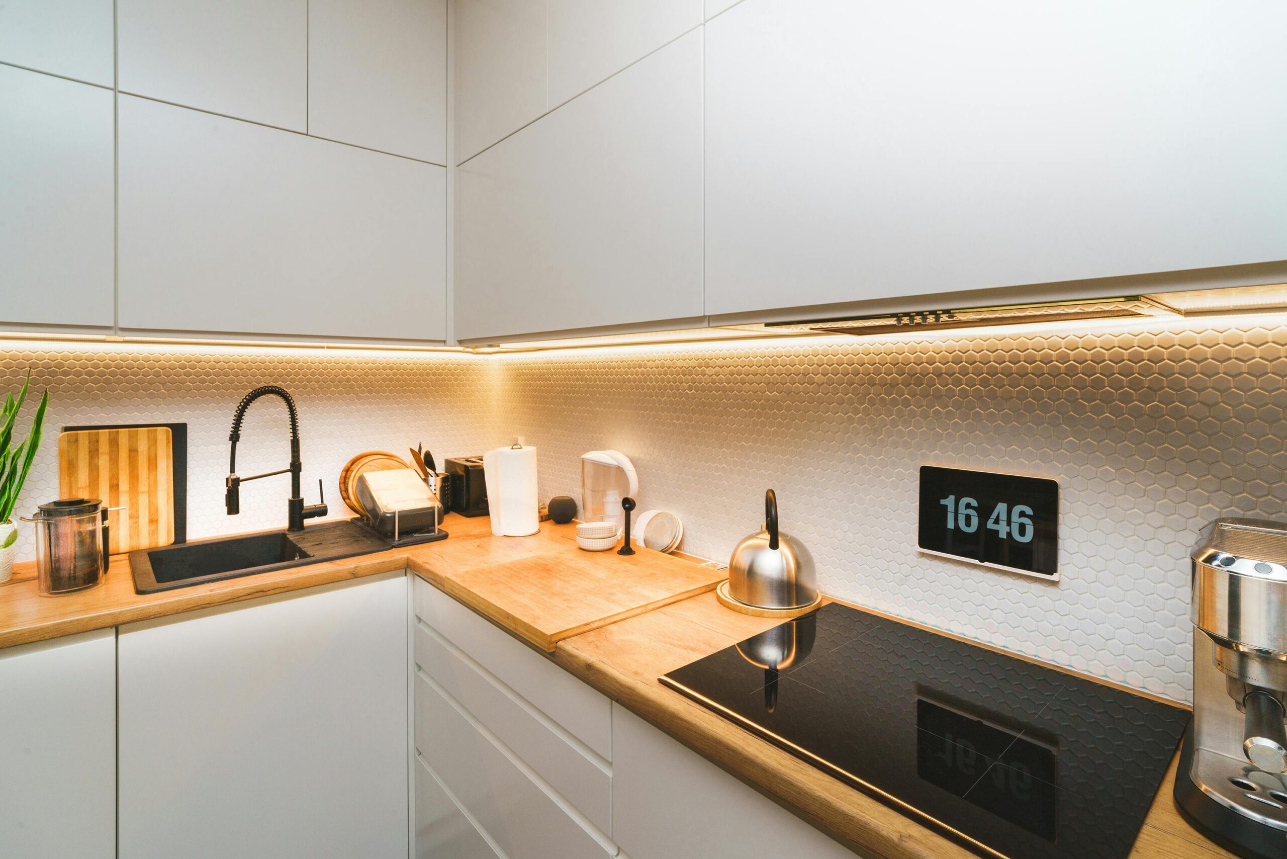 Read more about the article Kitchen Remodeling Ideas: 18 Must-Haves for a Dream Space 2025